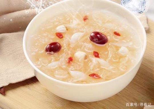 银耳百合莲子红枣汤是怎么做的呢