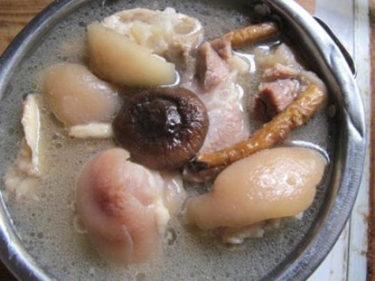 猪蹄香菇汤的做法是什么