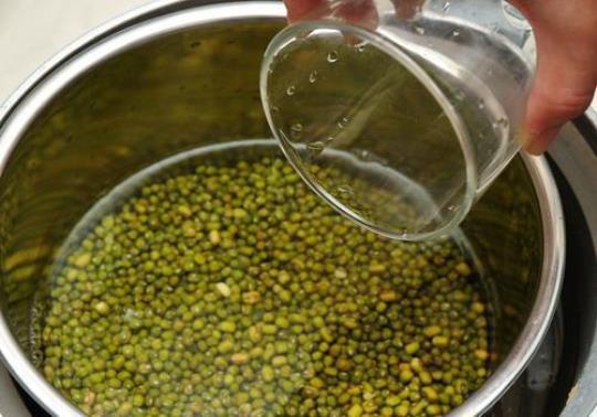 用豆浆机怎么做绿豆汤呢？