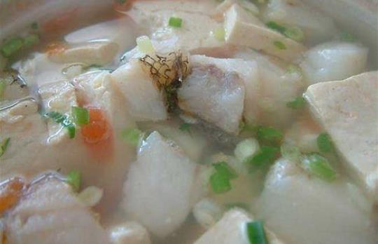 鱼肉豆腐汤怎么做好吃？