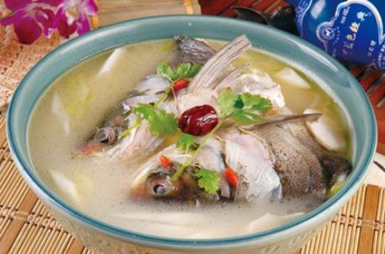 花生鱼头汤怎么做呢？
