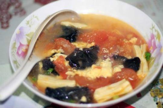 木耳西红柿汤的做法是什么