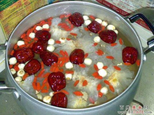 百合银耳红枣枸杞汤需要哪些原料