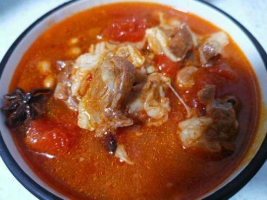 牛肉炖地瓜柿子汤的做法