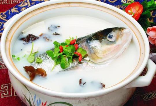 鱼头豆腐汤的好处有哪些呢？