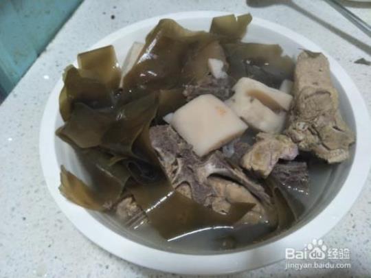 大骨莲藕海带汤如何做好吃呢