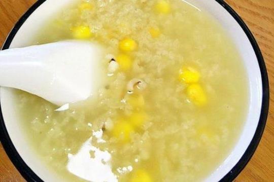 玉米薏米汤的做法