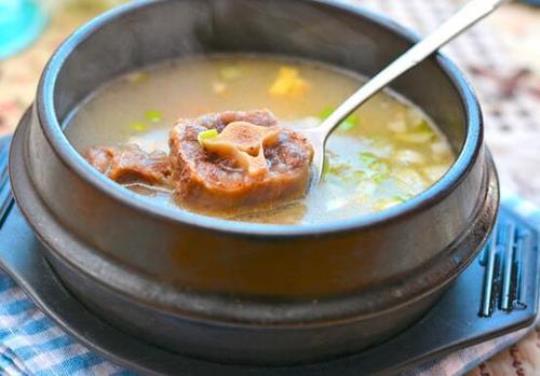 清炖牛尾汤制作方法