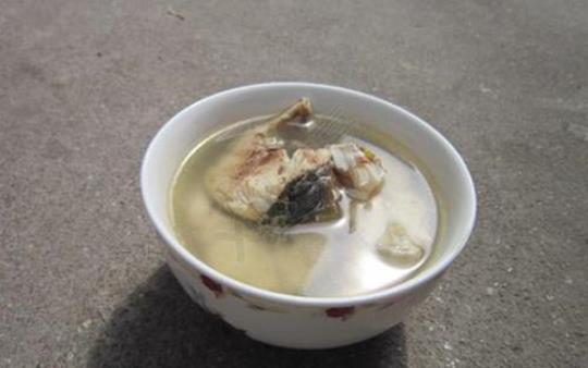乌鸡水鱼汤的做法和营养价值