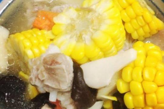 玉米杏鲍菇汤的做法