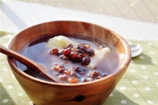 冬瓜红豆汤有消浮肿的作用！