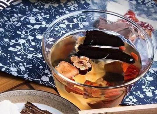 红枣枸杞灵芝茶的做法
