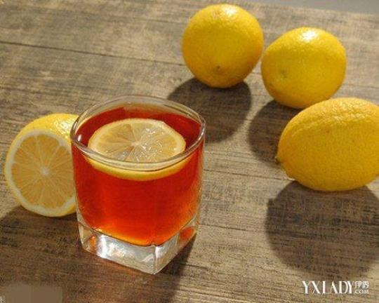 柠檬泡红茶的功效是什么