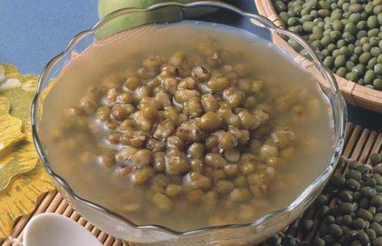 绿豆汤熬多长时间最解毒？