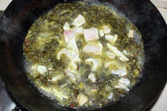 酸菜鱼汤底做法是什么？