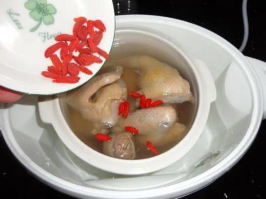 剖腹产鸽子汤的做法