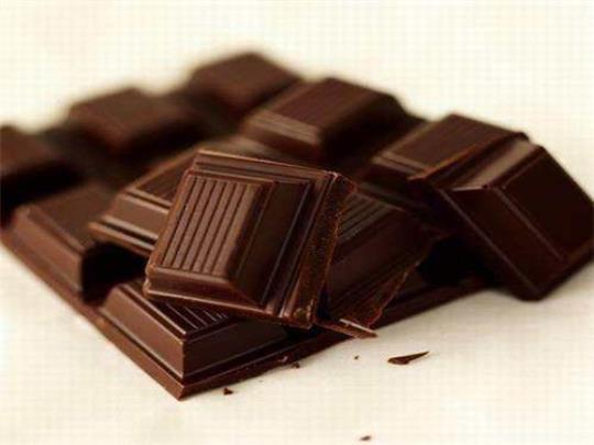 黑巧克力的功效与作用  黑巧克力的功效与作用及禁忌
