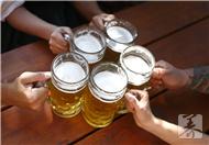 喝啤酒的好处和坏处 喝啤酒尿多是什么原因