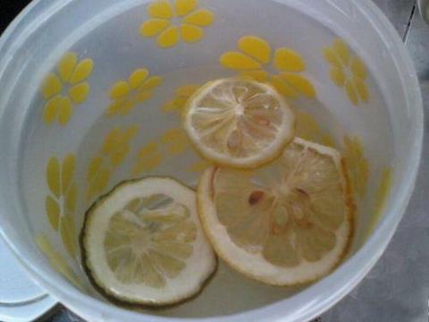柠檬片你泡对了吗？柠檬泡水喝有什么作用与功效