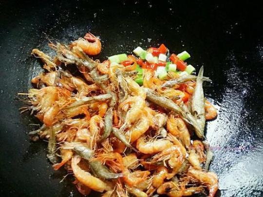 小虾的做法 油炸小虾的做法