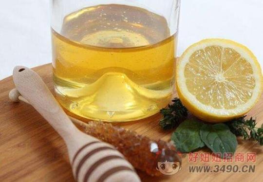 柠檬蜂蜜水 柠檬蜂蜜水的作用与功效与作用