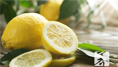 柠檬枸杞菊花茶 柠檬泡水喝有什么作用与功效