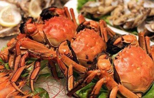吃螃蟹时不能一起吃的食物有哪些 吃螃蟹不能一起吃什么