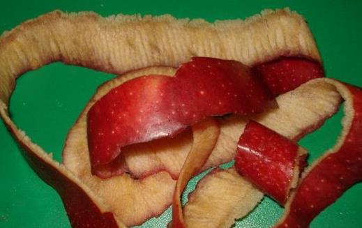 苹果皮中的营养不会比果肉少 苹果皮的功效与作用